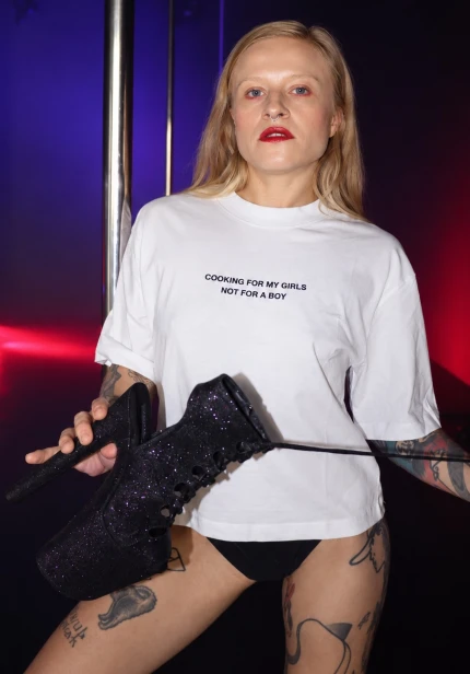 cooking_poledance_guiltee_rebel_statement_dancer.jpg