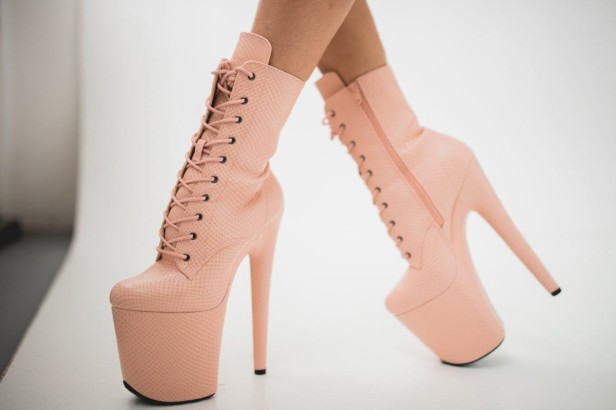 jailee-18-baby-pink-zamkniete-botki-buty-01.jpg
